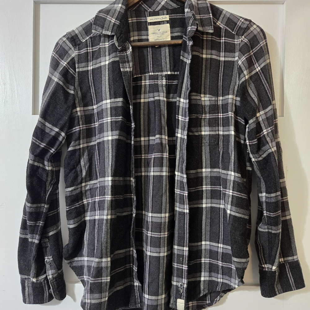 American Eagle Outfitters Black and White Plaid Shirt